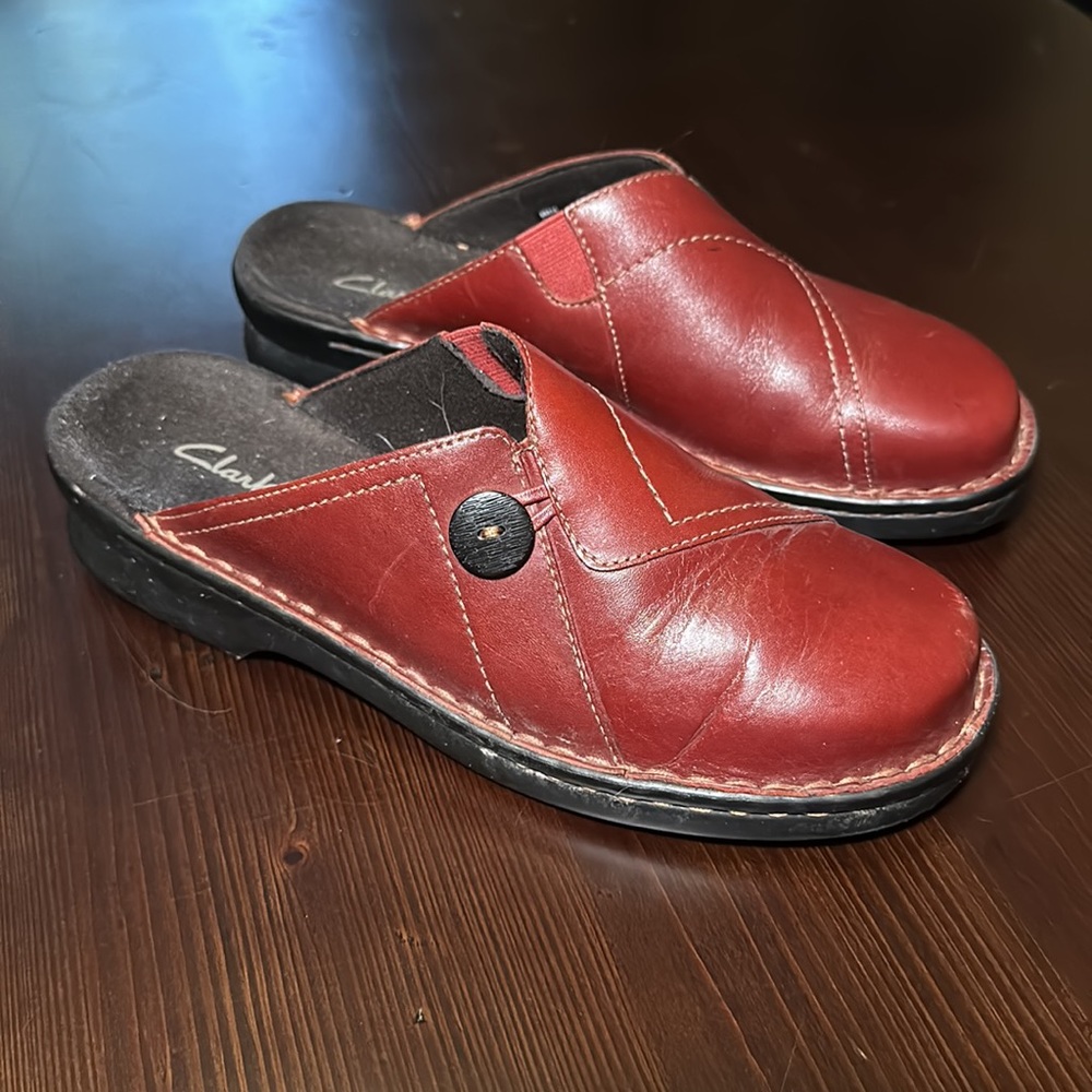 Clarks leather mule/clog